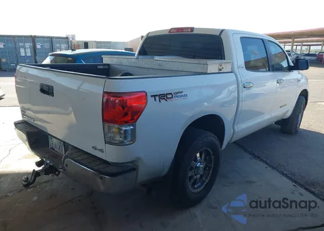 2010 Toyota Tundra Limited 5.7L V8 z USA, uszkodzony, nr VIN 5TFHY5F15AX111709